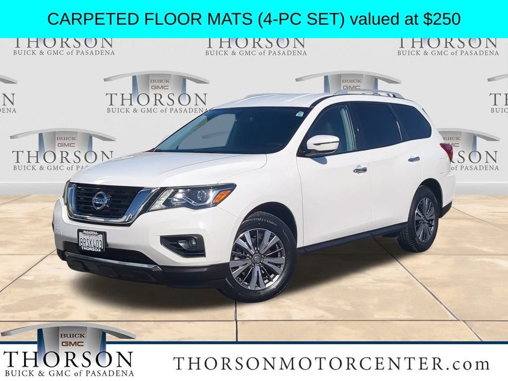 2020 Nissan Pathfinder SV