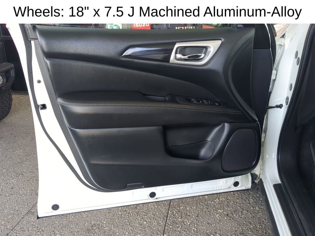 2020 Nissan Pathfinder SV