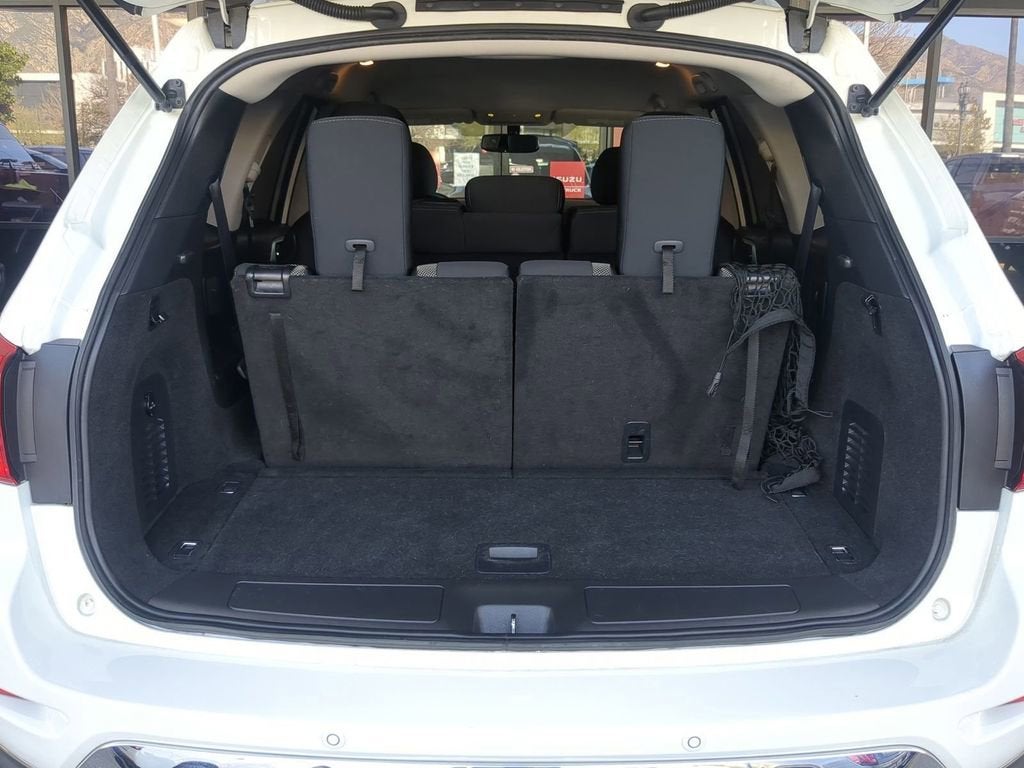 2020 Nissan Pathfinder SV