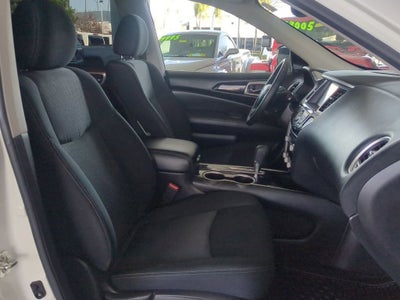 2020 Nissan Pathfinder SV