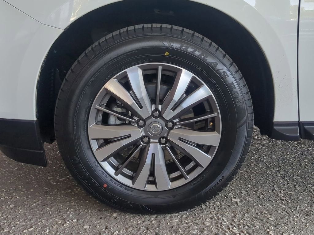 2020 Nissan Pathfinder SV