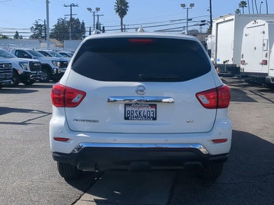 2020 Nissan Pathfinder SV