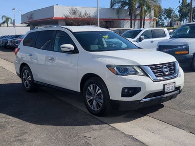 2020 Nissan Pathfinder SV