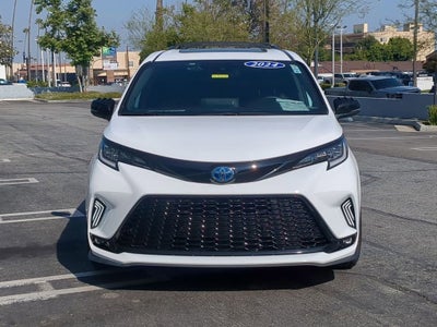 2024 Toyota Sienna LE