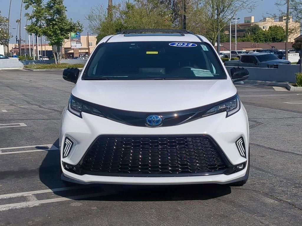 2024 Toyota Sienna LE