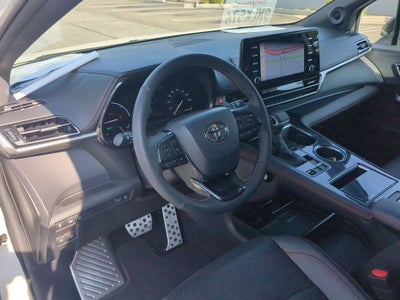 2024 Toyota Sienna LE