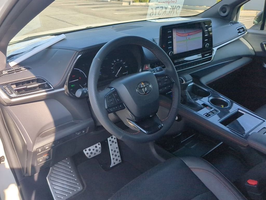 2024 Toyota Sienna LE