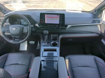 2024 Toyota Sienna LE