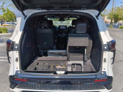 2024 Toyota Sienna LE