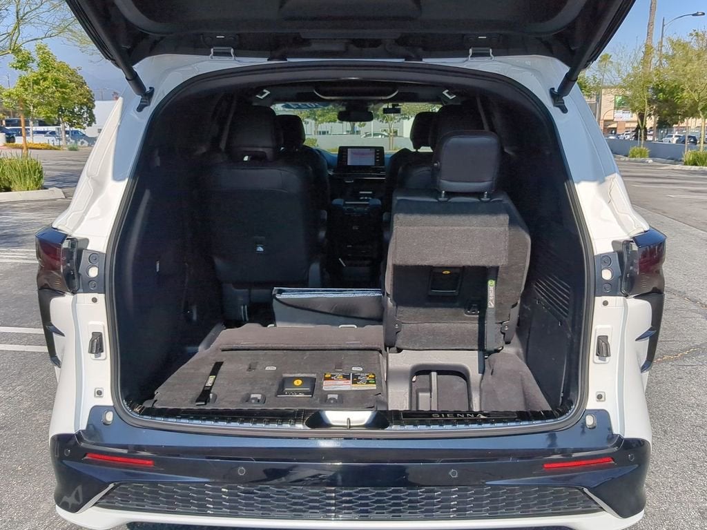 2024 Toyota Sienna LE