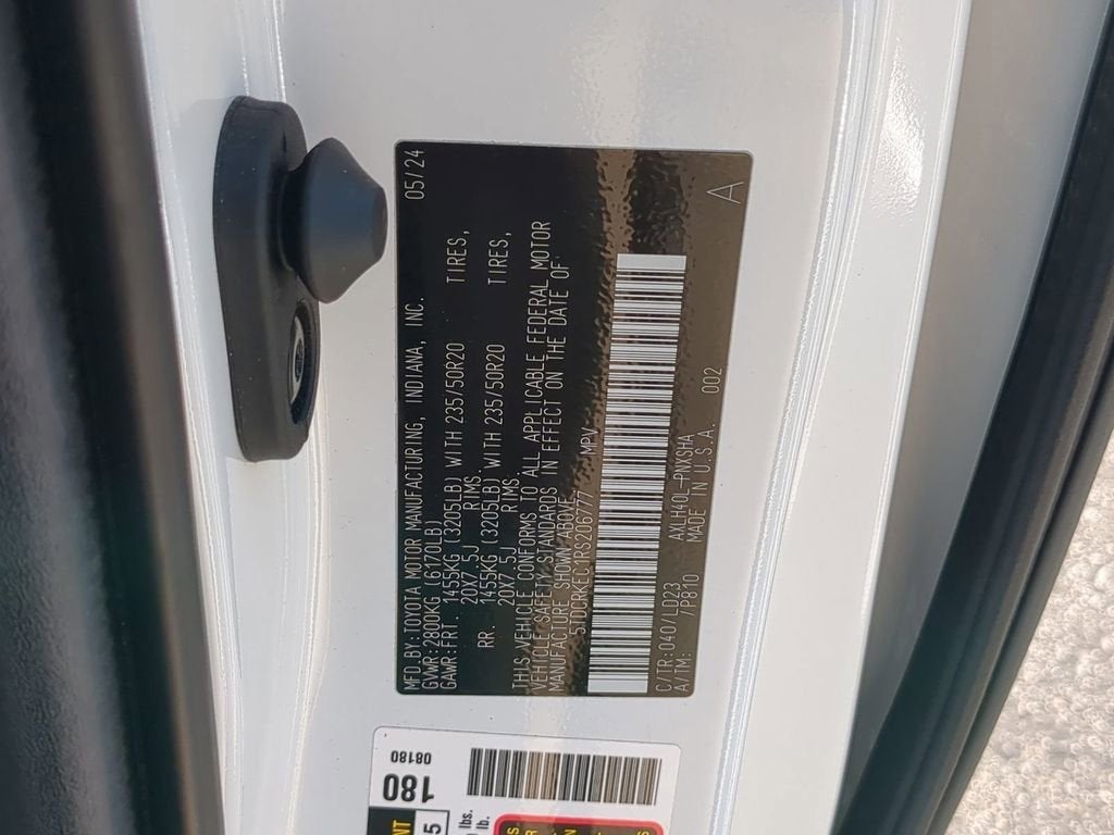 2024 Toyota Sienna LE