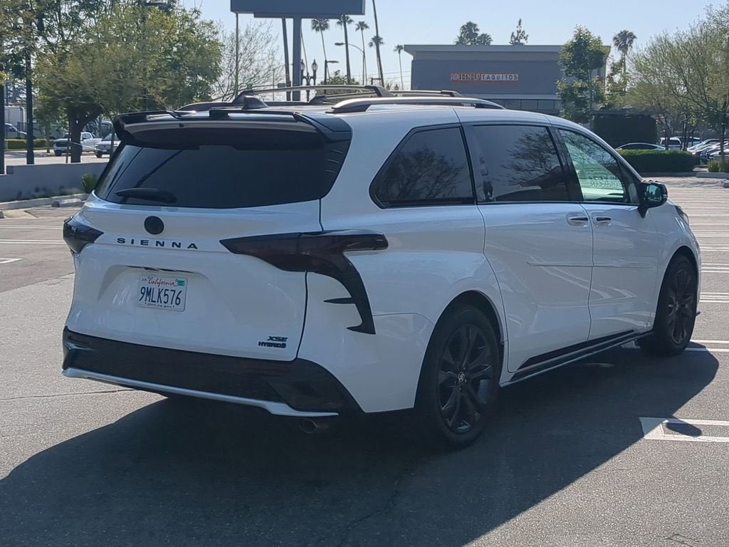 2024 Toyota Sienna LE