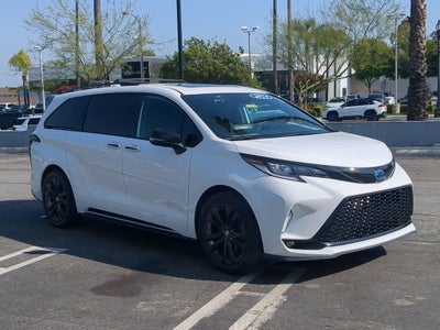 2024 Toyota Sienna LE