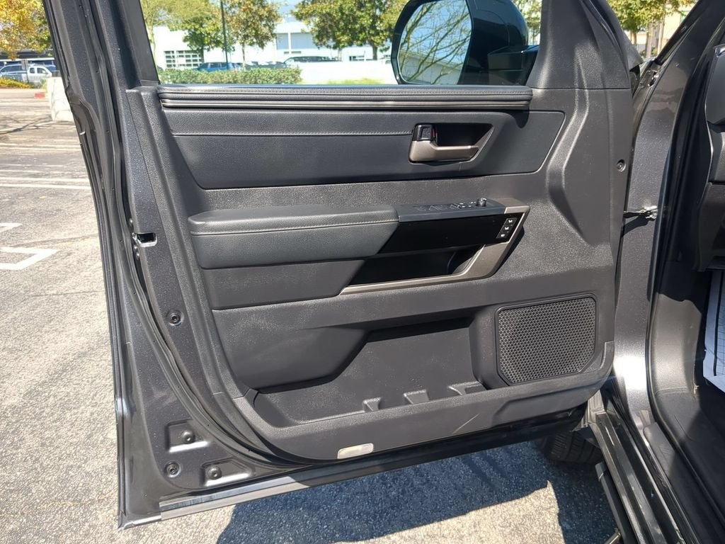 2025 Toyota Tundra 4WD SR5