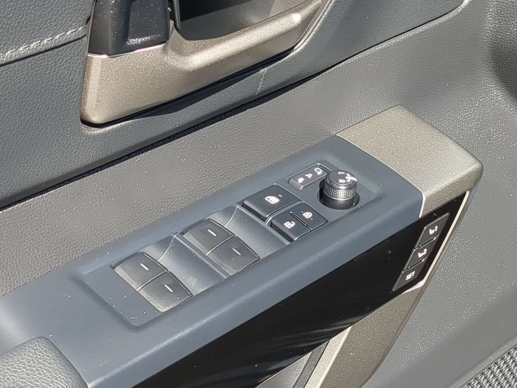 2025 Toyota Tundra 4WD SR5