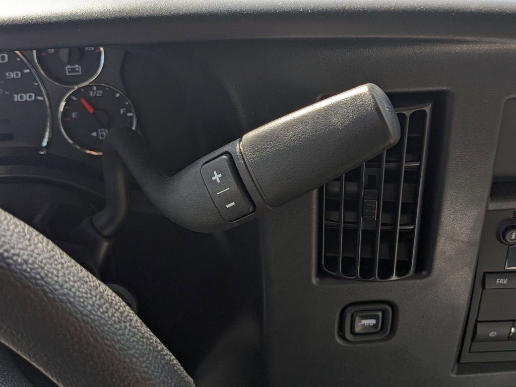 2026 GMC Savana Cutaway 3500 1WT
