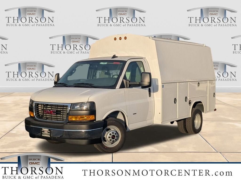 2026 GMC Savana Cutaway 3500 1WT