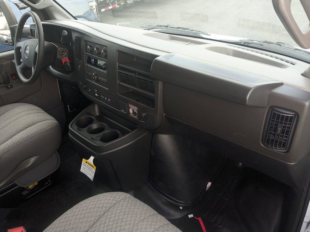 2026 GMC Savana Cutaway 3500 1WT