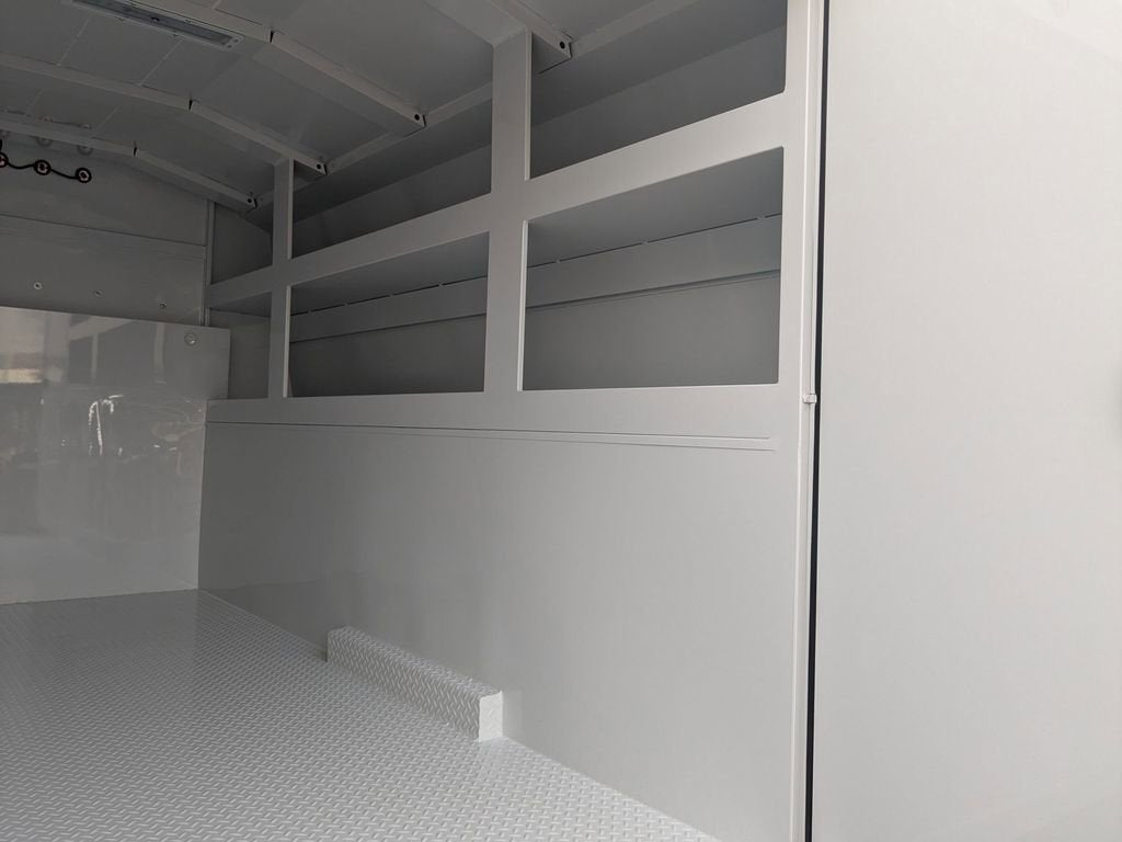 2026 GMC Savana Cutaway 3500 1WT