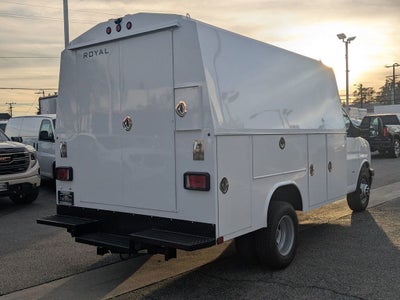 2026 GMC Savana Cutaway 3500 1WT