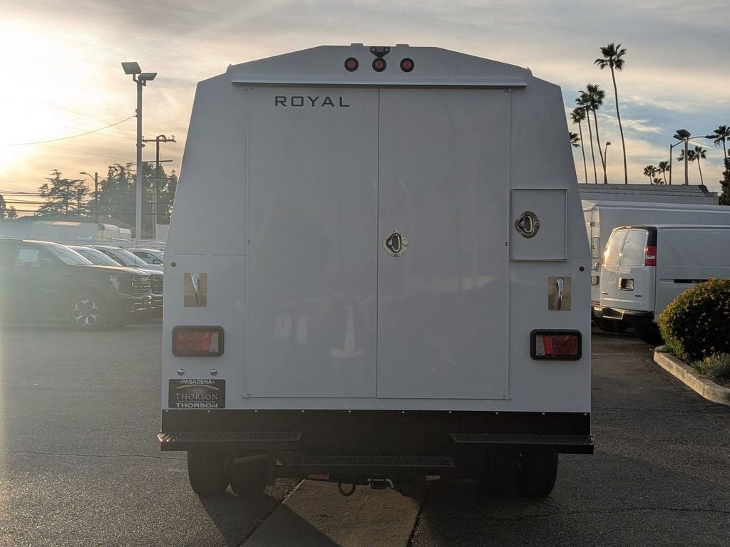 2026 GMC Savana Cutaway 3500 1WT