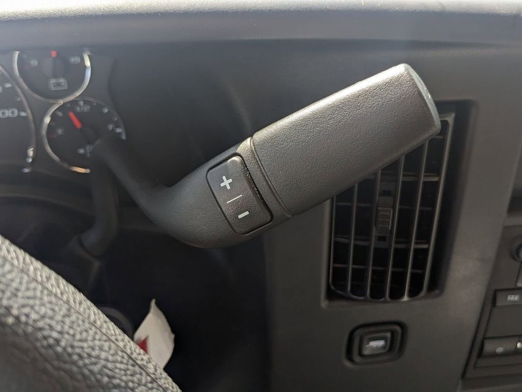 2026 GMC Savana Cutaway 3500 1WT