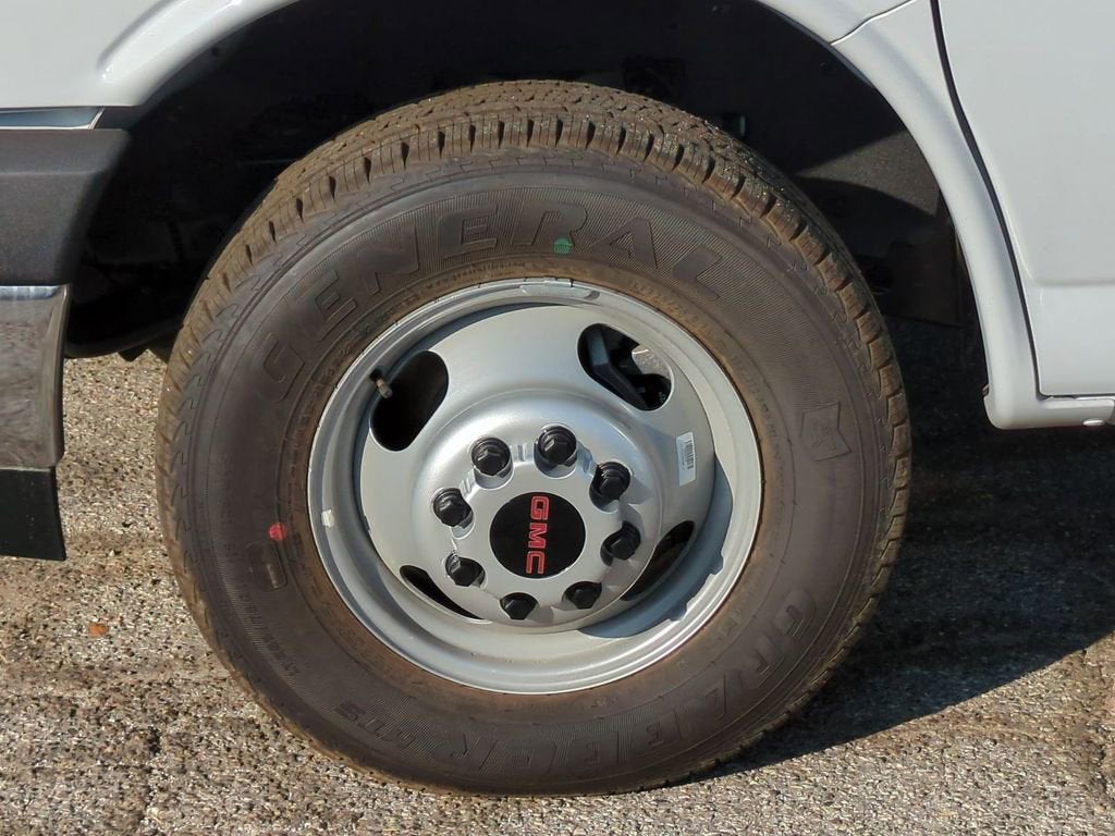 2024 GMC Savana Cutaway 4500 2WT