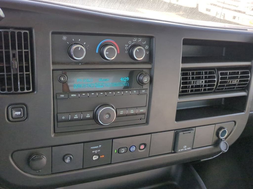 2024 GMC Savana Cutaway 4500 2WT