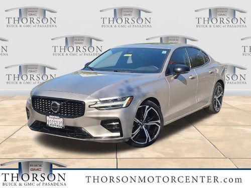 2024 Volvo S60 Core Dark Theme