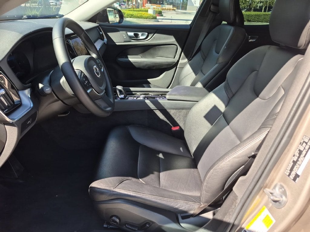 2024 Volvo S60 Core Dark Theme