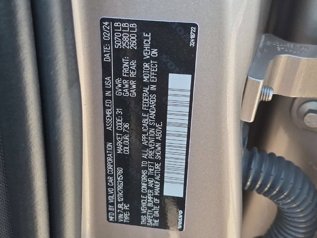 2024 Volvo S60 Core Dark Theme