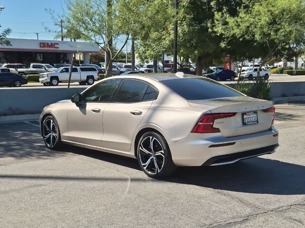 2024 Volvo S60 Core Dark Theme