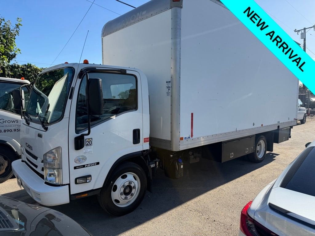 2017 Isuzu NRR's photo