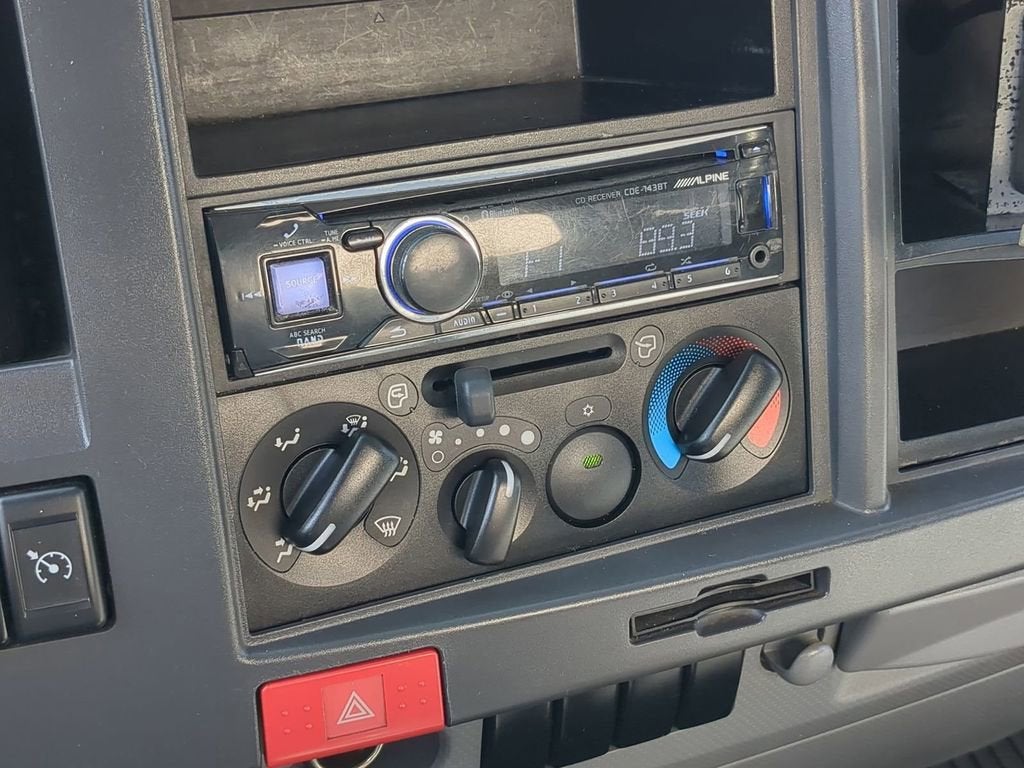 2017 Isuzu NRR DSL REG AT IBT PWL