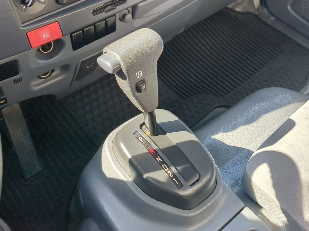 2017 Isuzu NRR DSL REG AT IBT PWL