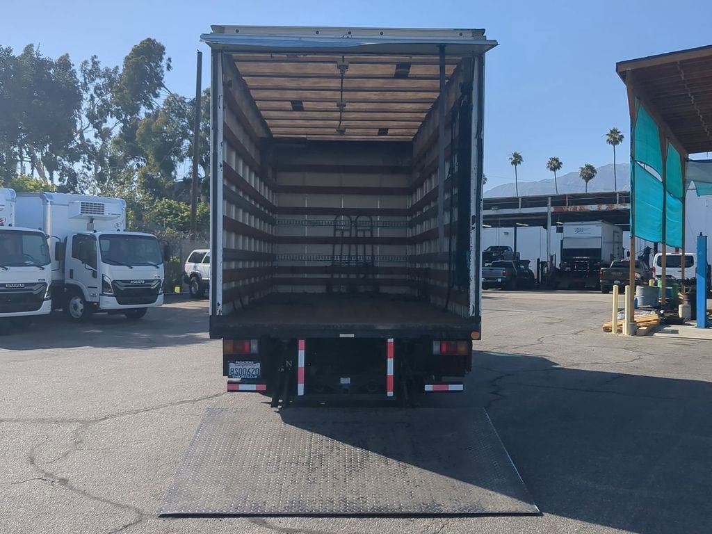 2017 Isuzu NRR DSL REG AT IBT PWL