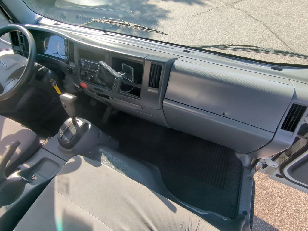 2017 Isuzu NRR DSL REG AT IBT PWL