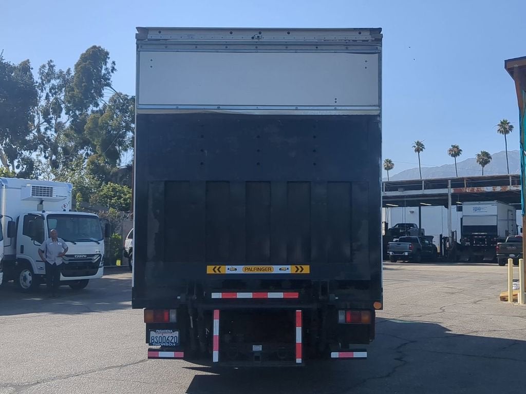 2017 Isuzu NRR DSL REG AT IBT PWL
