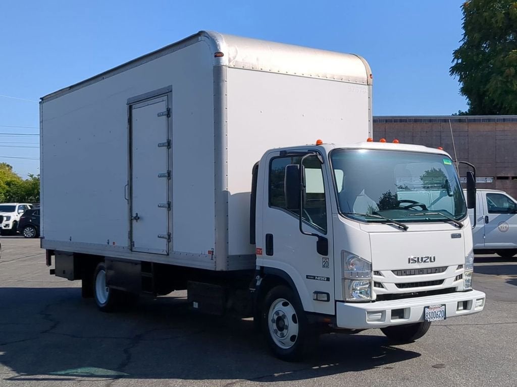 2017 Isuzu NRR DSL REG AT IBT PWL
