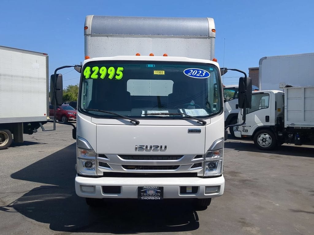 2023 Isuzu NRR Base