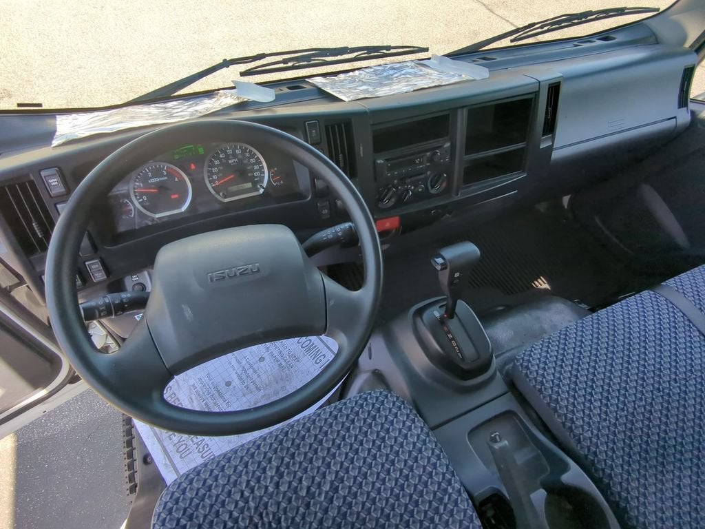 2023 Isuzu NRR Base