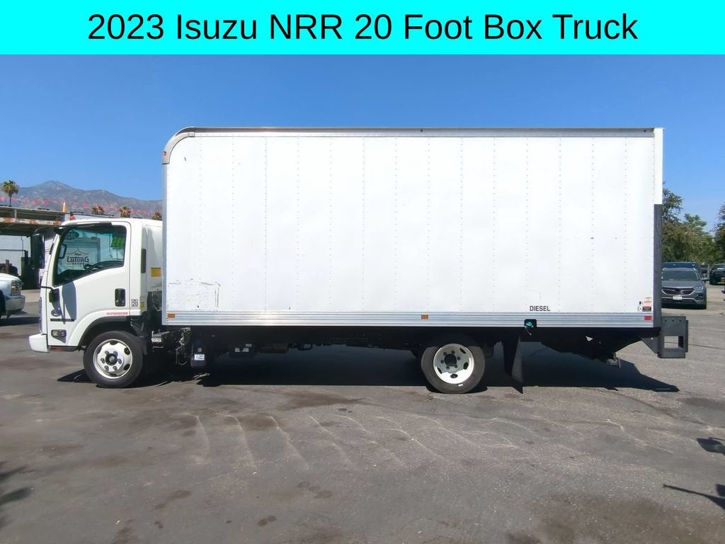 2023 Isuzu NRR Base