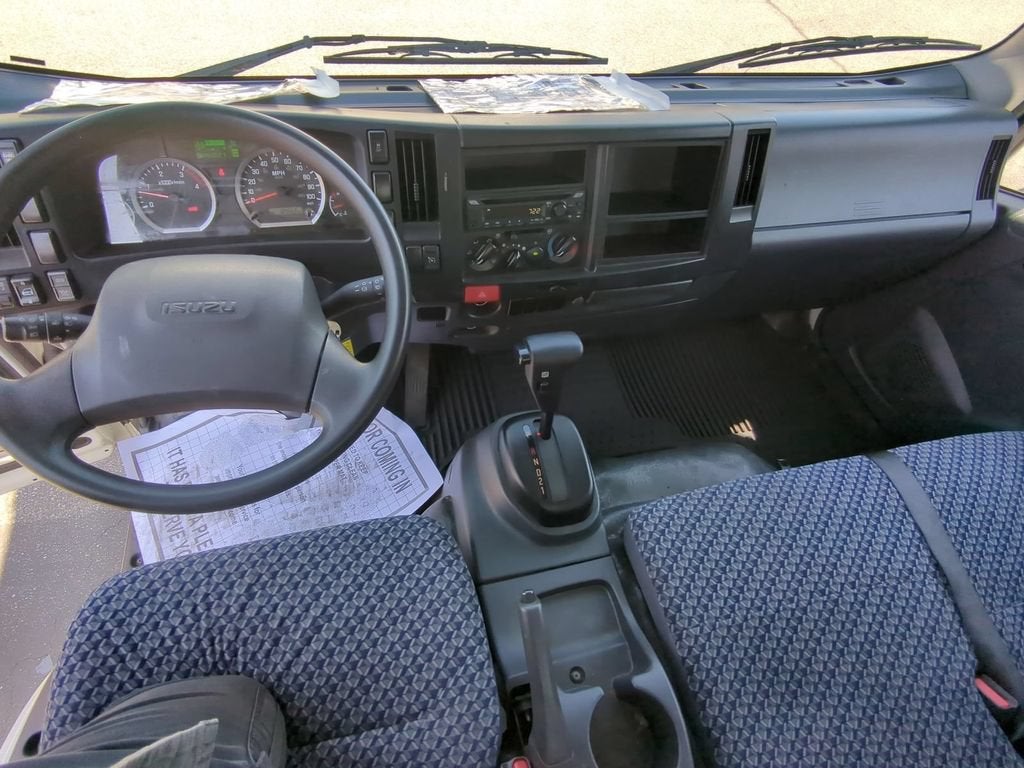 2023 Isuzu NRR Base