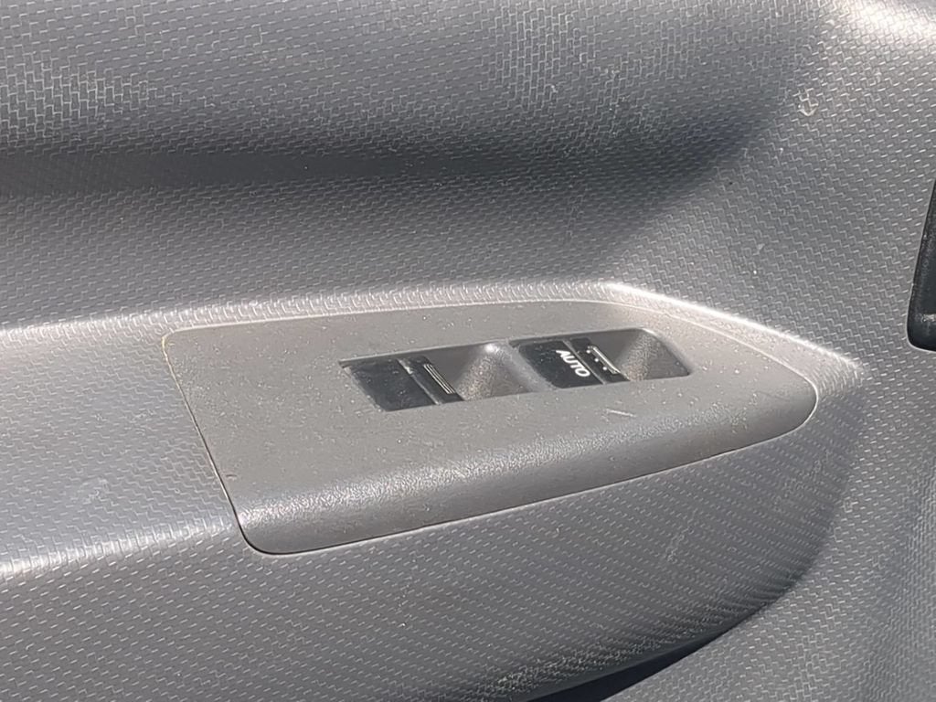 2023 Isuzu NRR Base