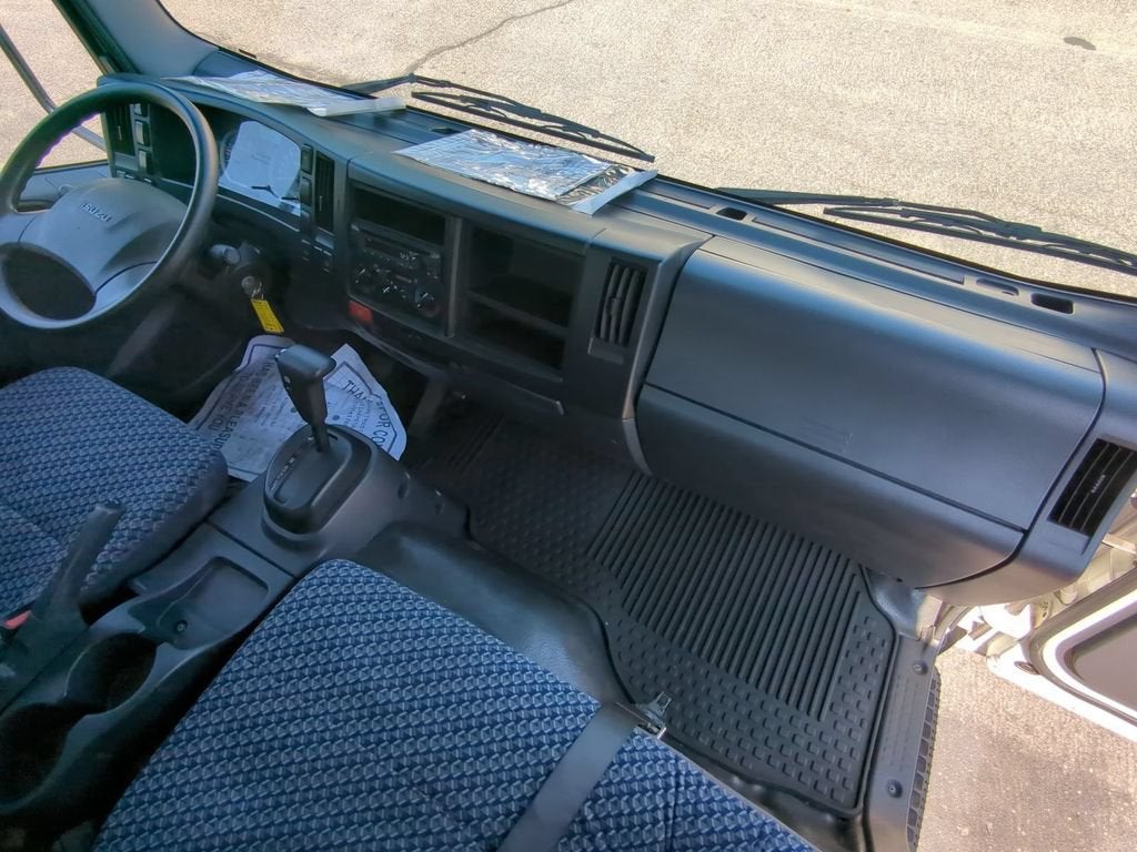 2023 Isuzu NRR Base